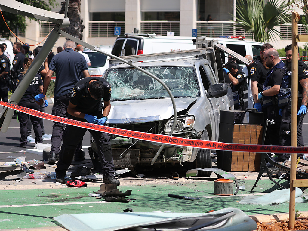 Frapp Festnahmen Nach Anschlag In Tel Aviv