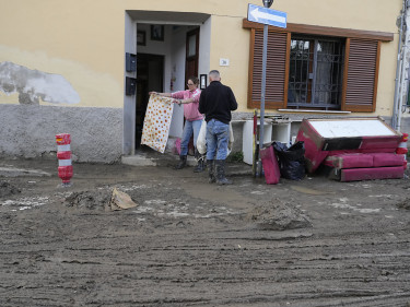 Frapp Italien Mindestens F Nf Tote Nach Unwetter