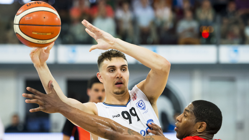 Frapp Natan Jurkovitz quitte Israël