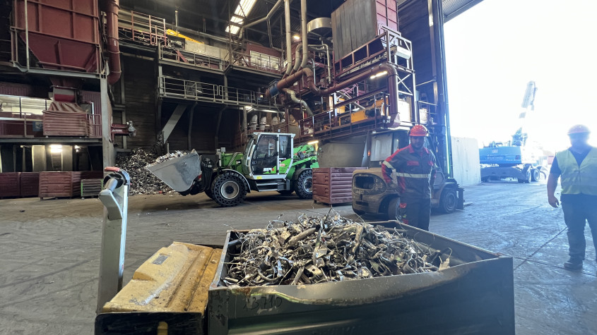 Valentin Horner, apprenti recycleur en compagnie de son formateur Jérôme Pürro